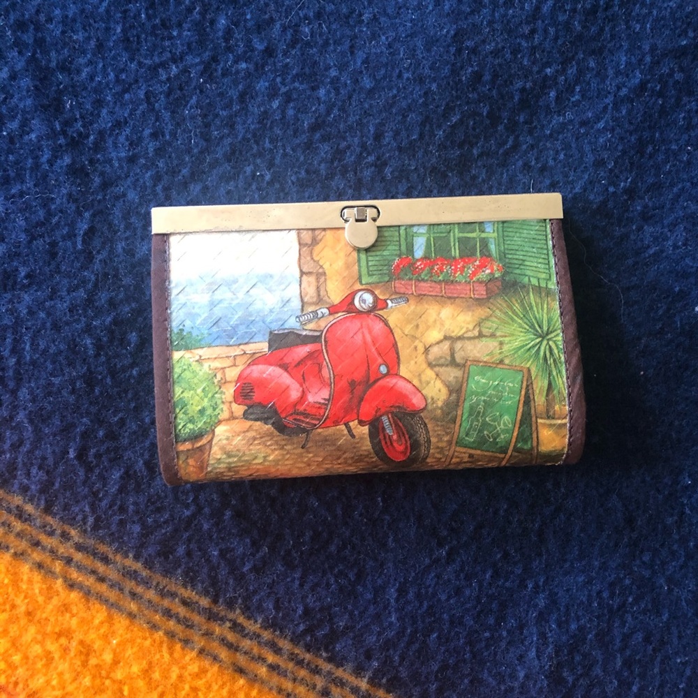 Vintage clutch